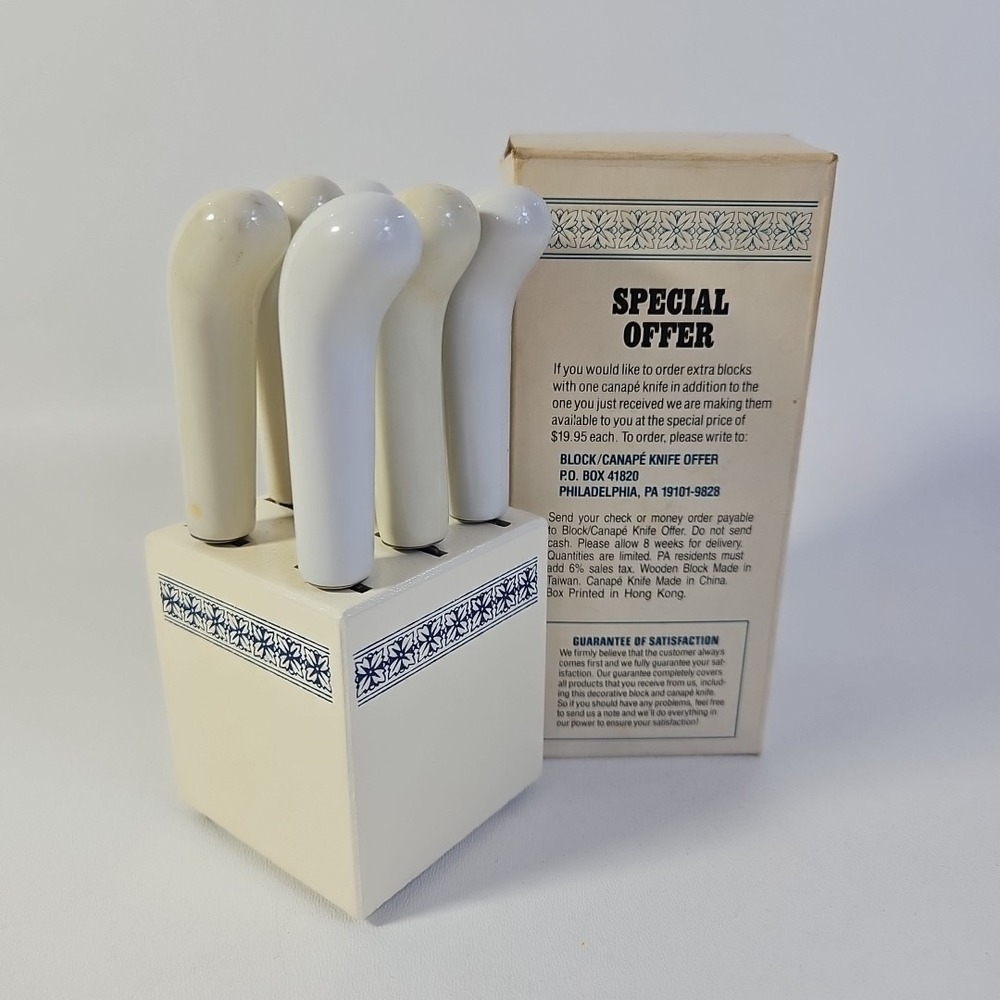 Vtg Avon White And Blue Butter & Cheese Knives Spreader‎ With Knife Block Floral